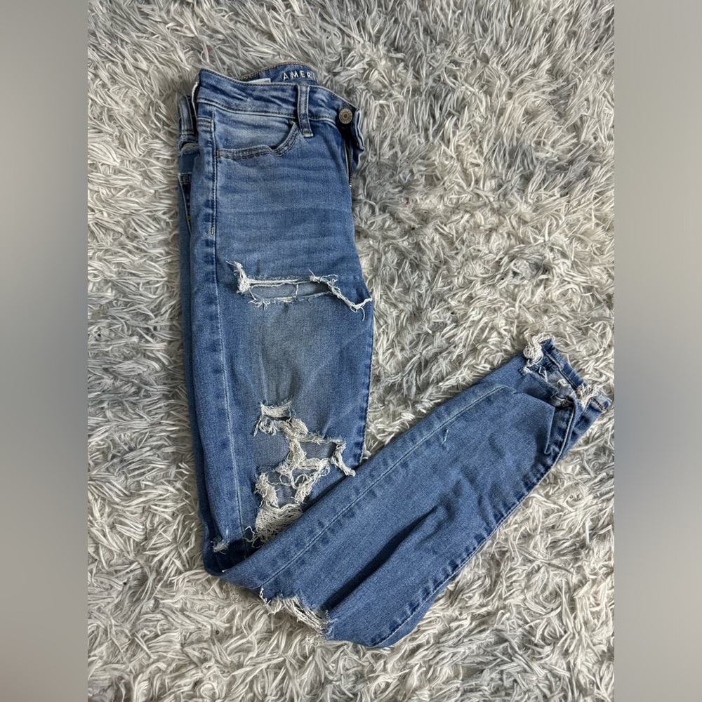Womens American Eagle Ripped Skinny Jeans